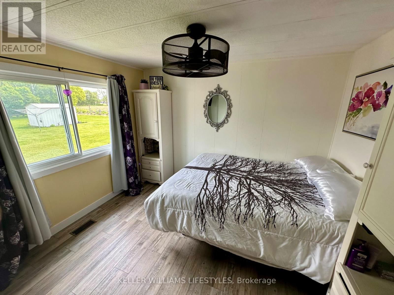 16 VELMA STREET Image 22