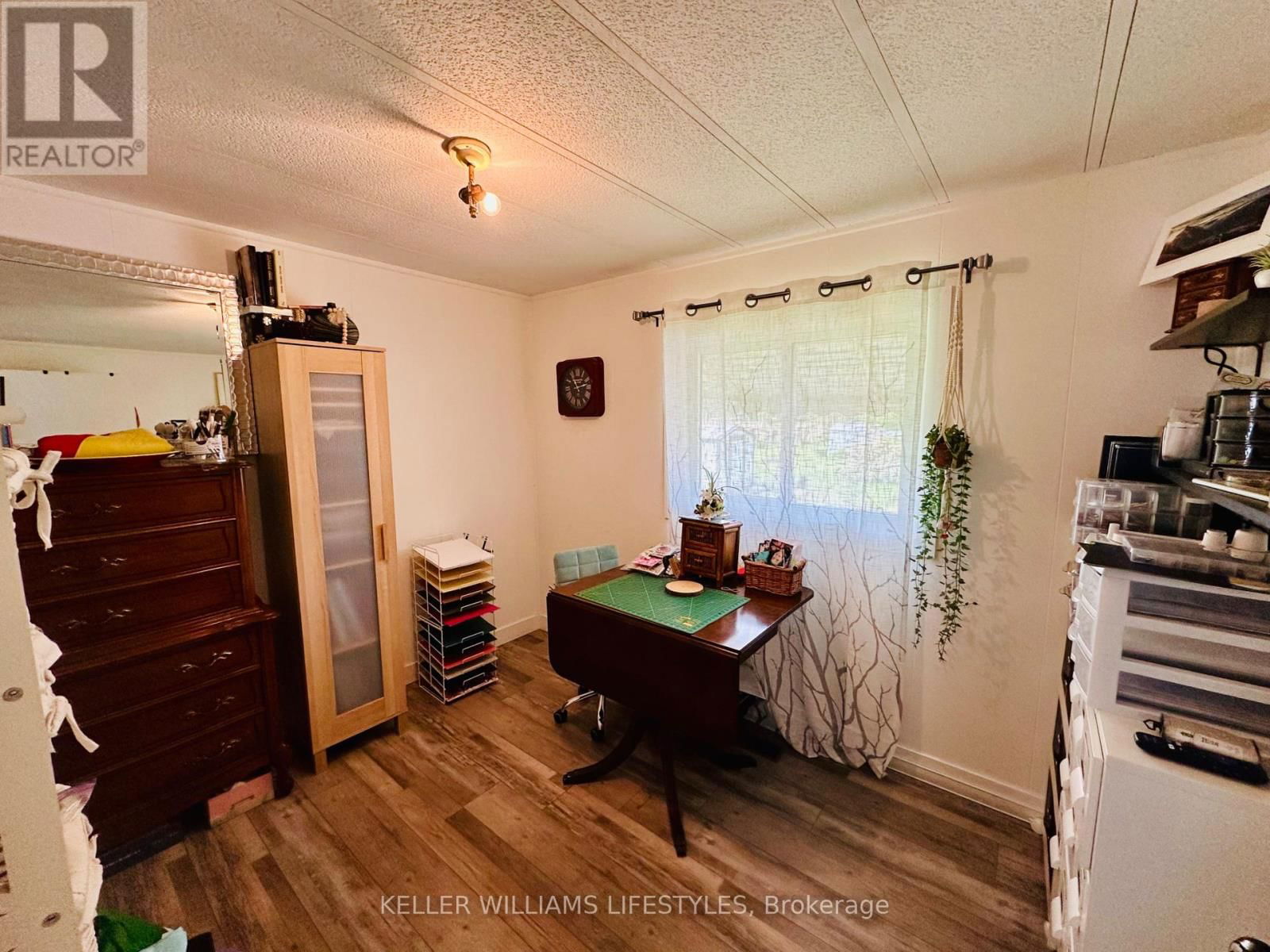 16 VELMA STREET Image 23