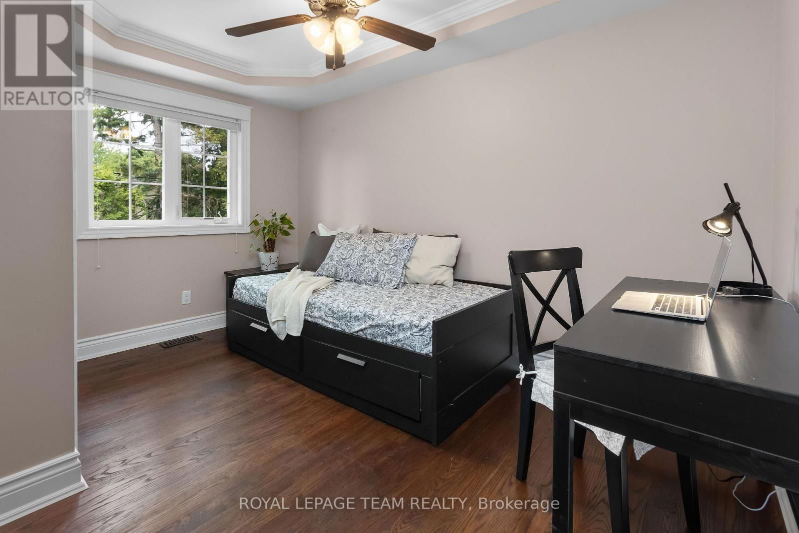 524 BROADVIEW AVENUE Image 12