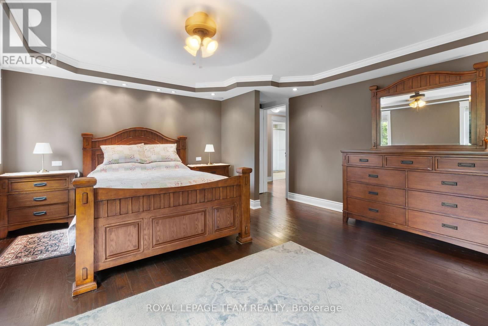 524 BROADVIEW AVENUE Image 18