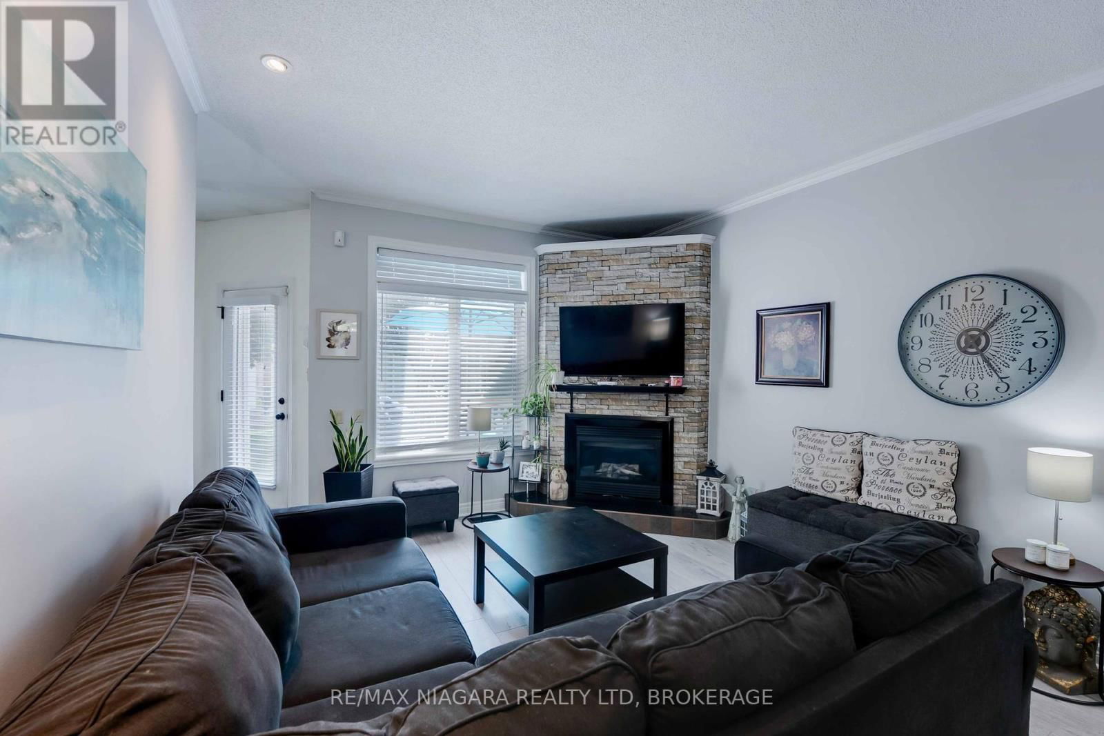 4 - 5200 DORCHESTER ROAD Image 12