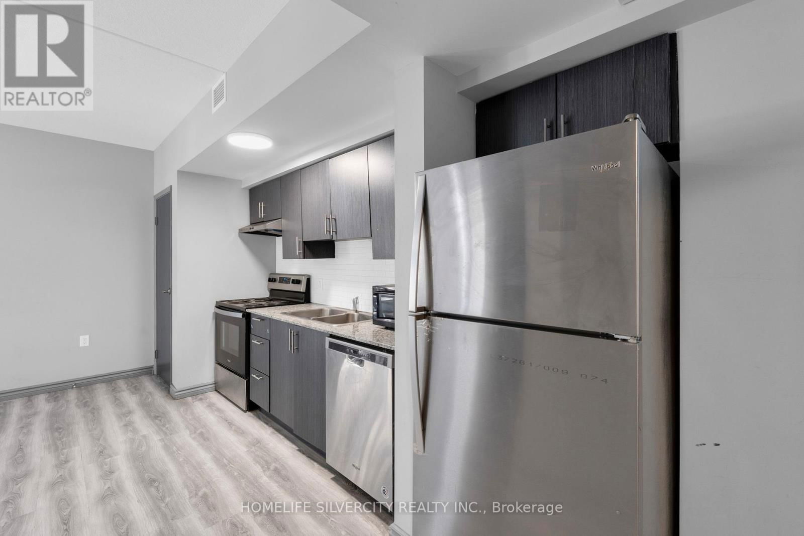 405 - 275 LARCH STREET Image 14