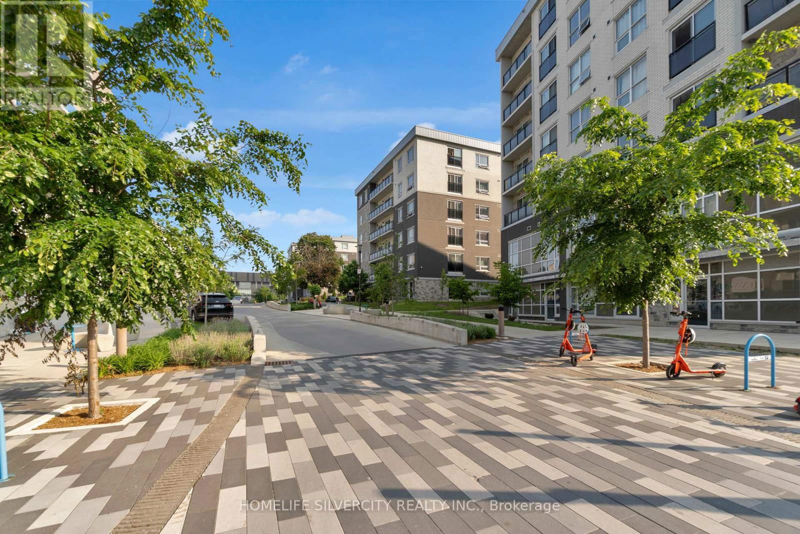 405 - 275 LARCH STREET Image 25