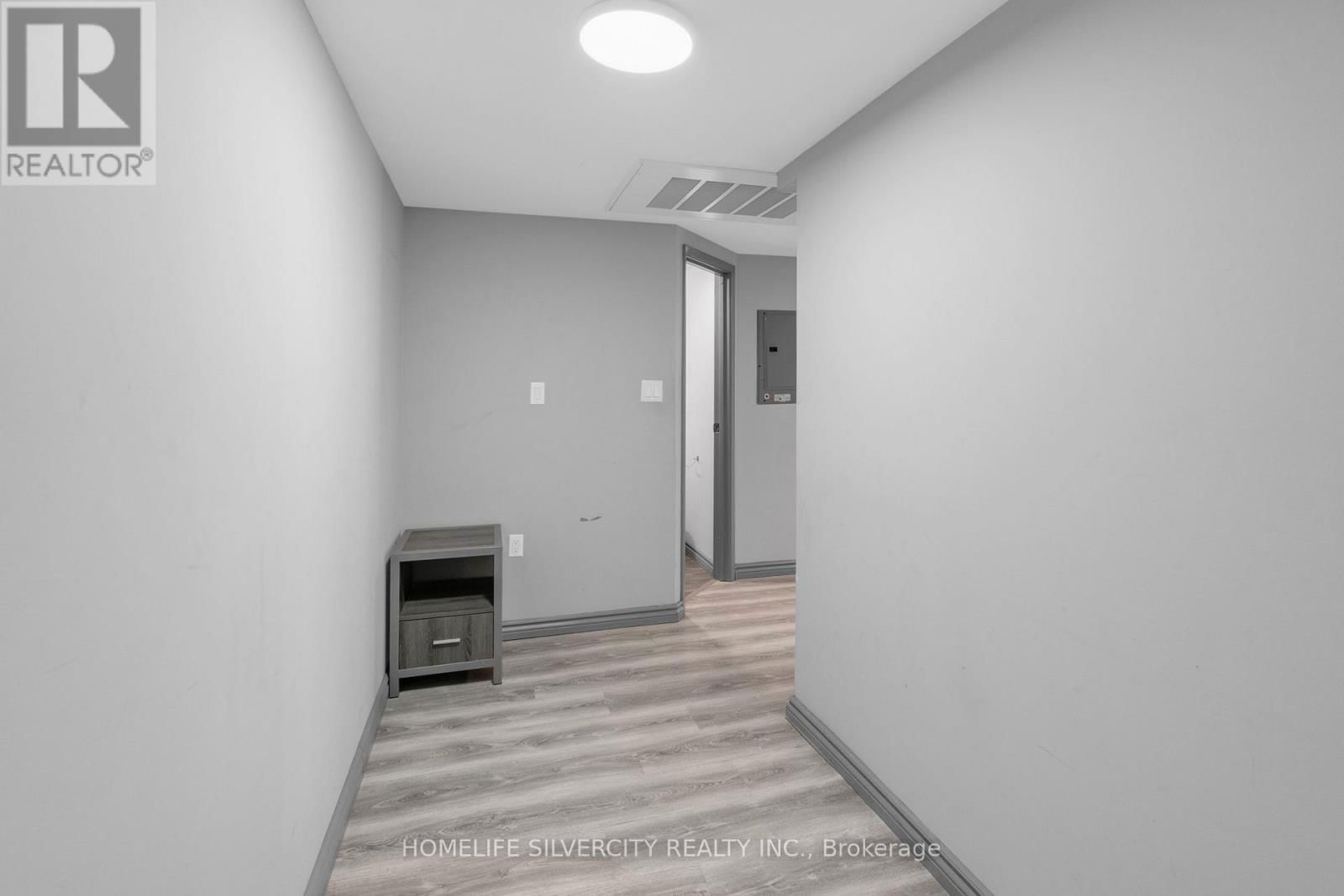 405 - 275 LARCH STREET Image 5