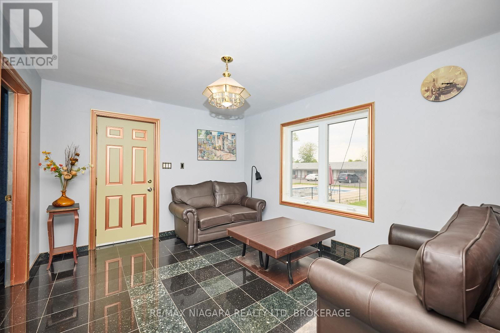 10655 NIAGARA PARKWAY Image 14