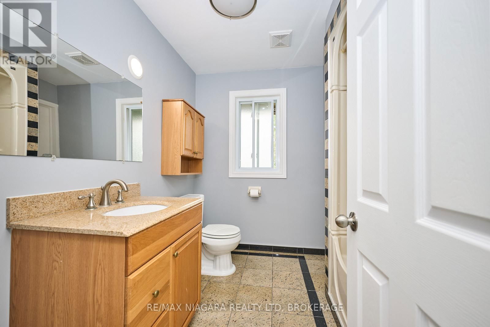 10655 NIAGARA PARKWAY Image 25