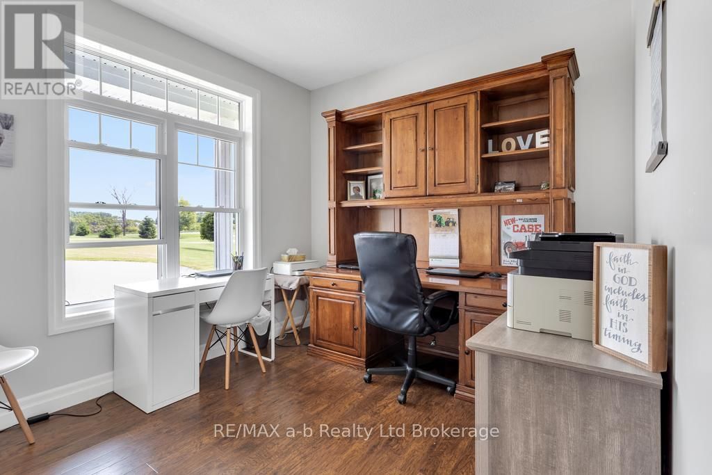 210 BEACH LANE Image 13