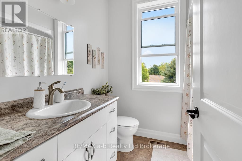 210 BEACH LANE Image 14
