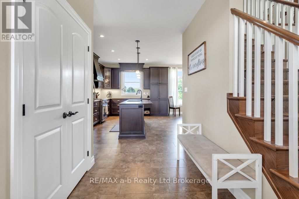 210 BEACH LANE Image 16