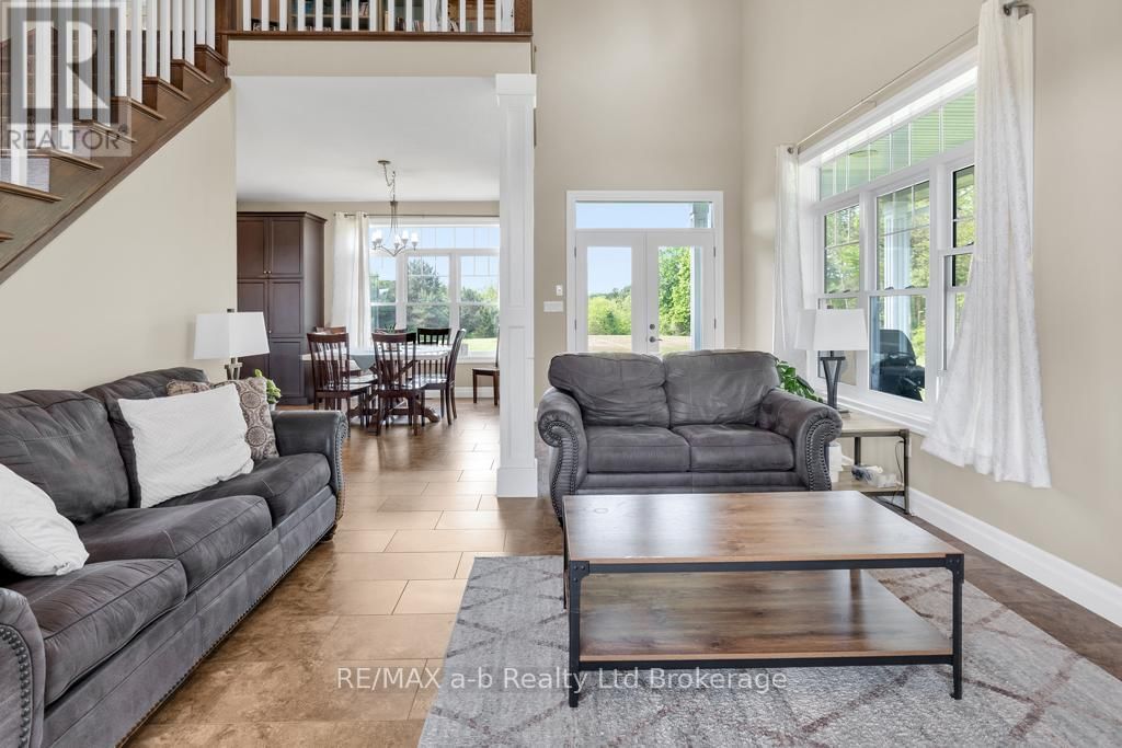 210 BEACH LANE Image 21