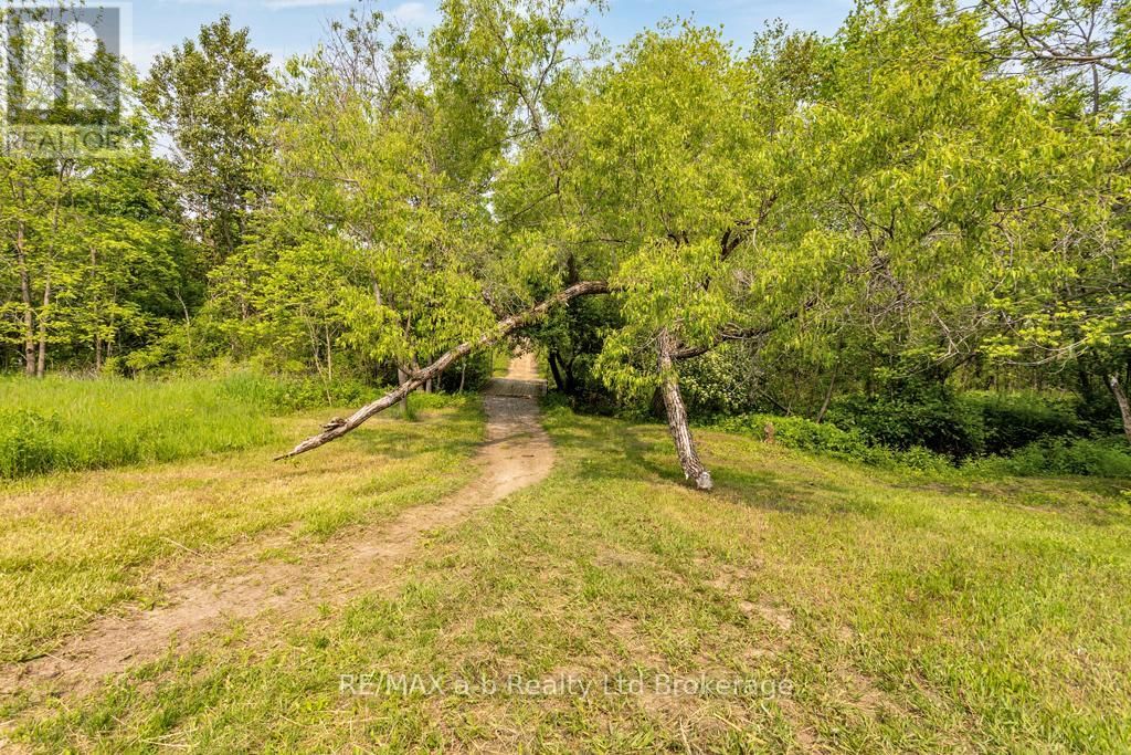 210 BEACH LANE Image 28