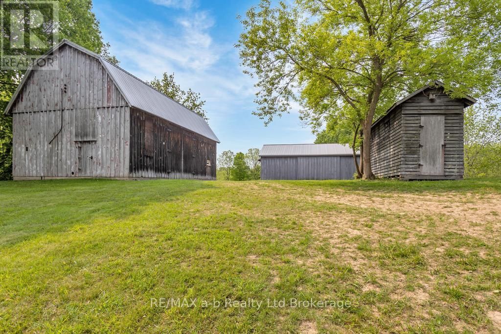 210 BEACH LANE Image 30