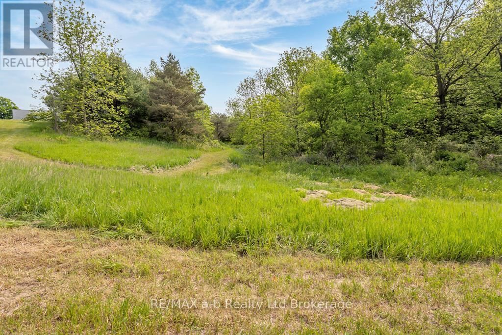 210 BEACH LANE Image 32