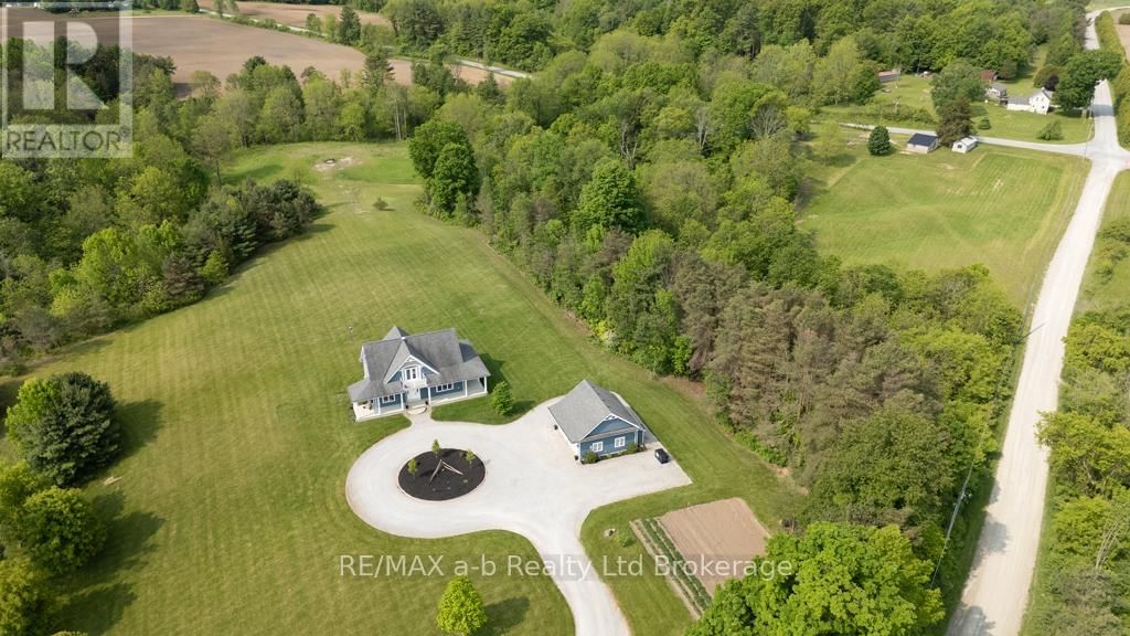 210 BEACH LANE Image 36