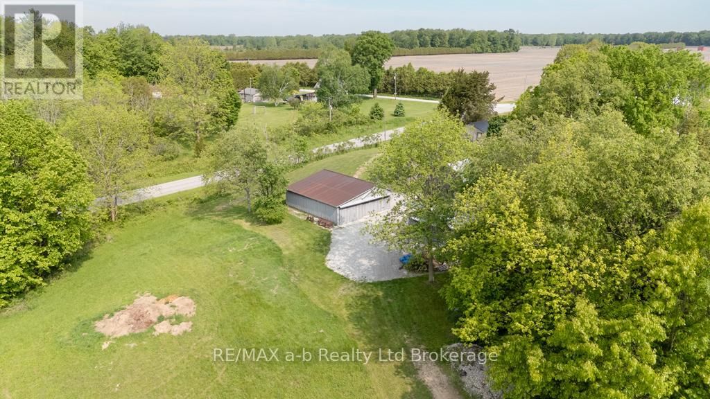 210 BEACH LANE Image 40