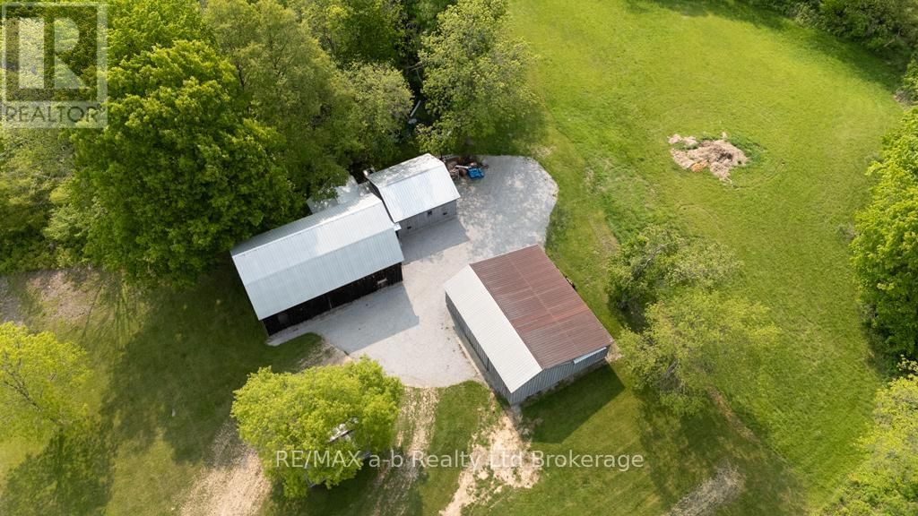 210 BEACH LANE Image 41