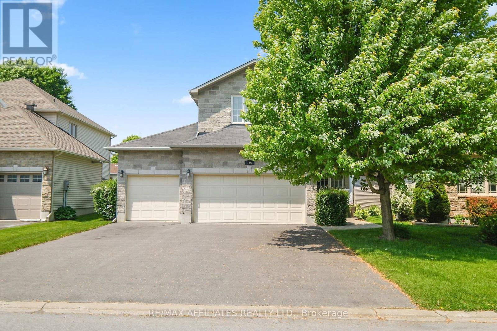 176 TOPAZE CRESCENT Image 1