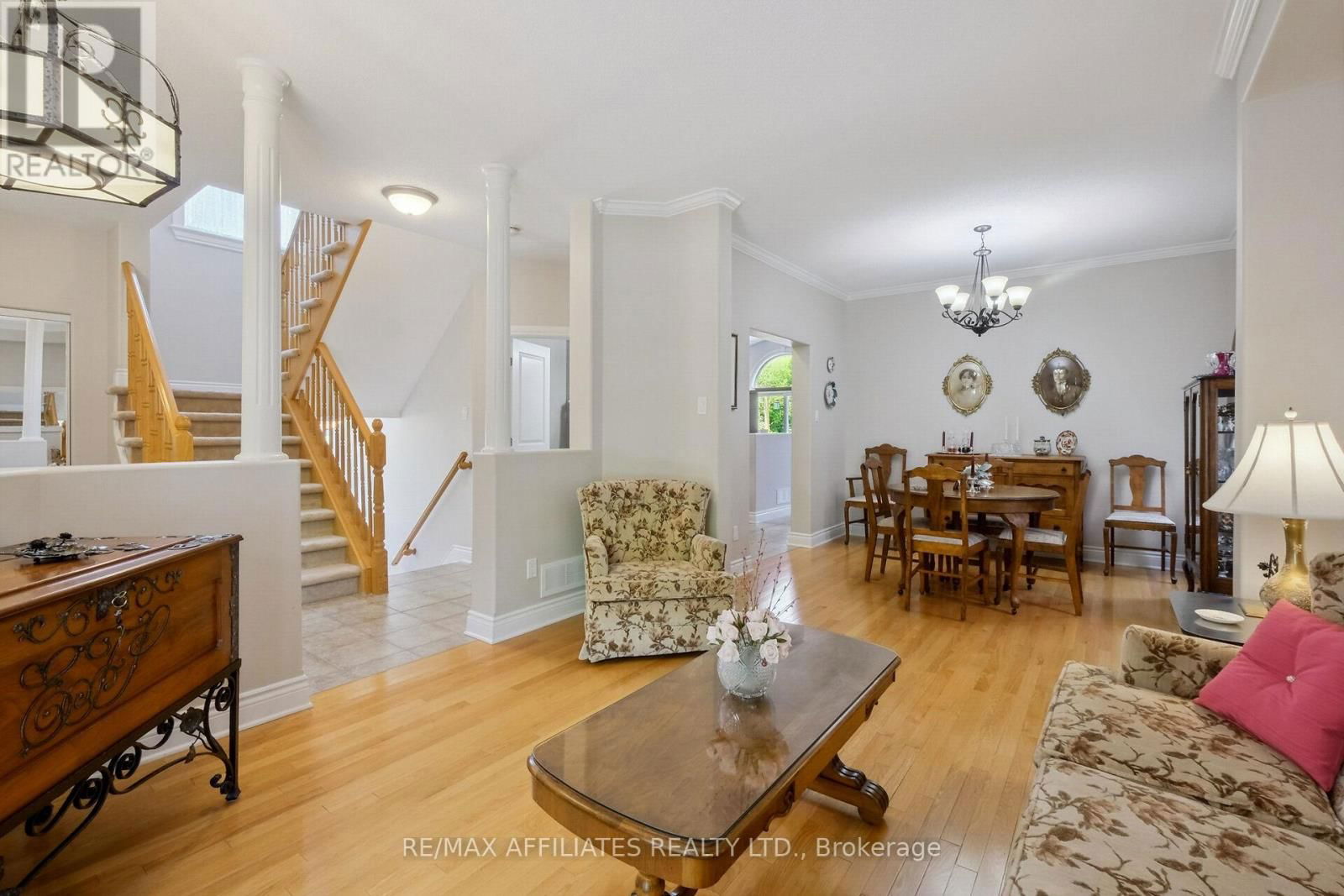 176 TOPAZE CRESCENT Image 10