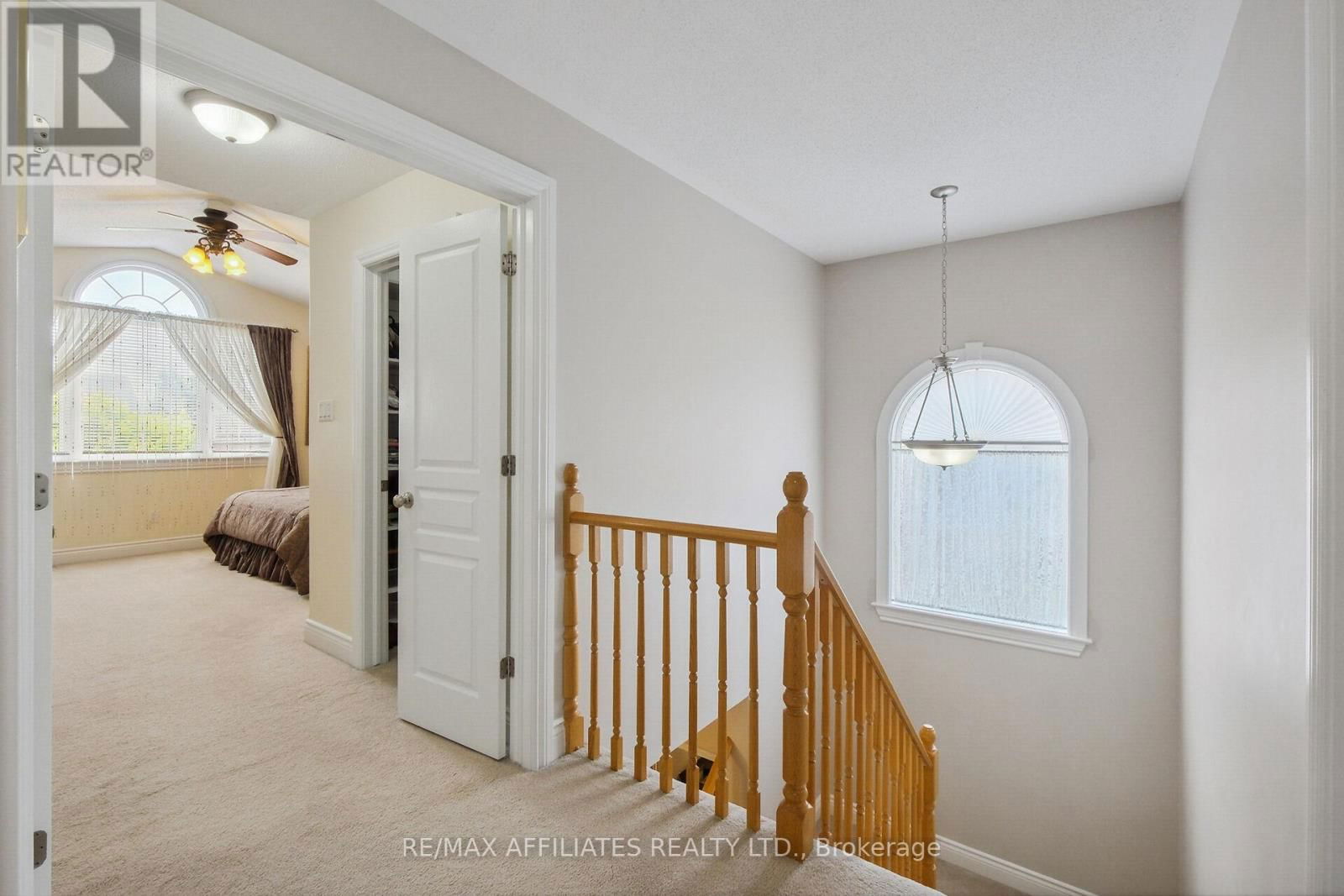 176 TOPAZE CRESCENT Image 25