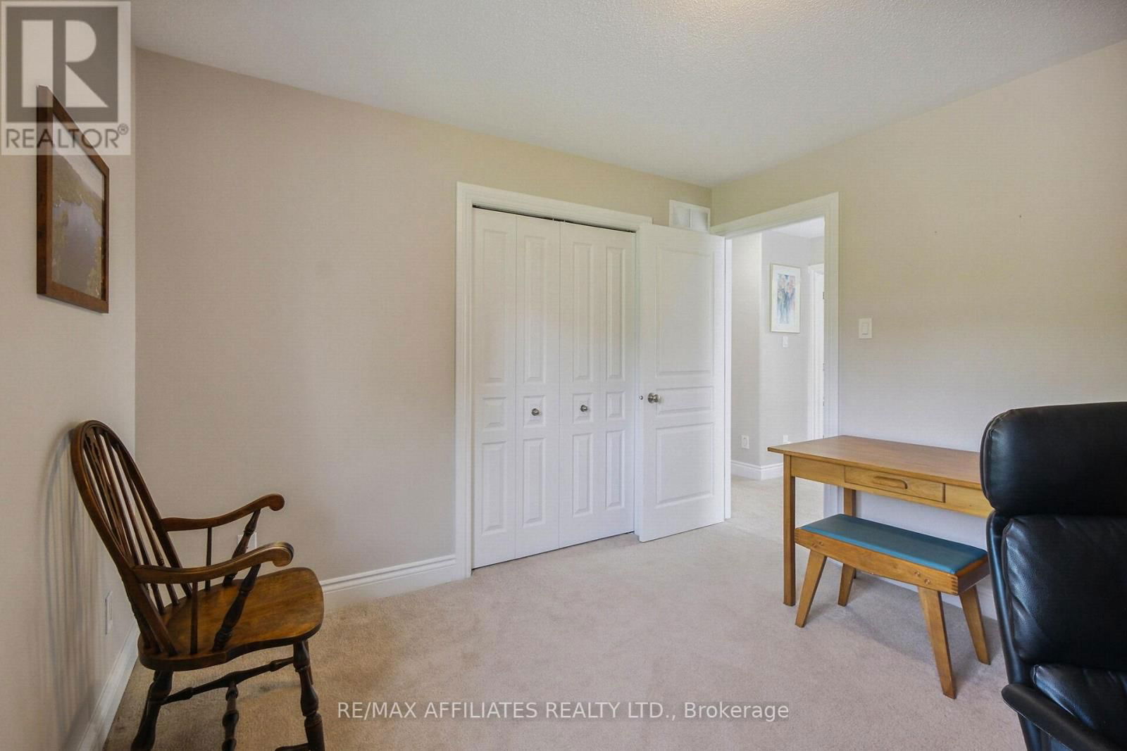 176 TOPAZE CRESCENT Image 35