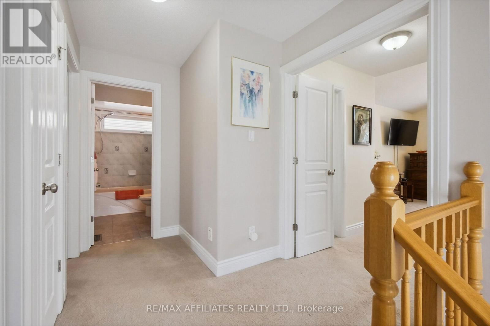 176 TOPAZE CRESCENT Image 37