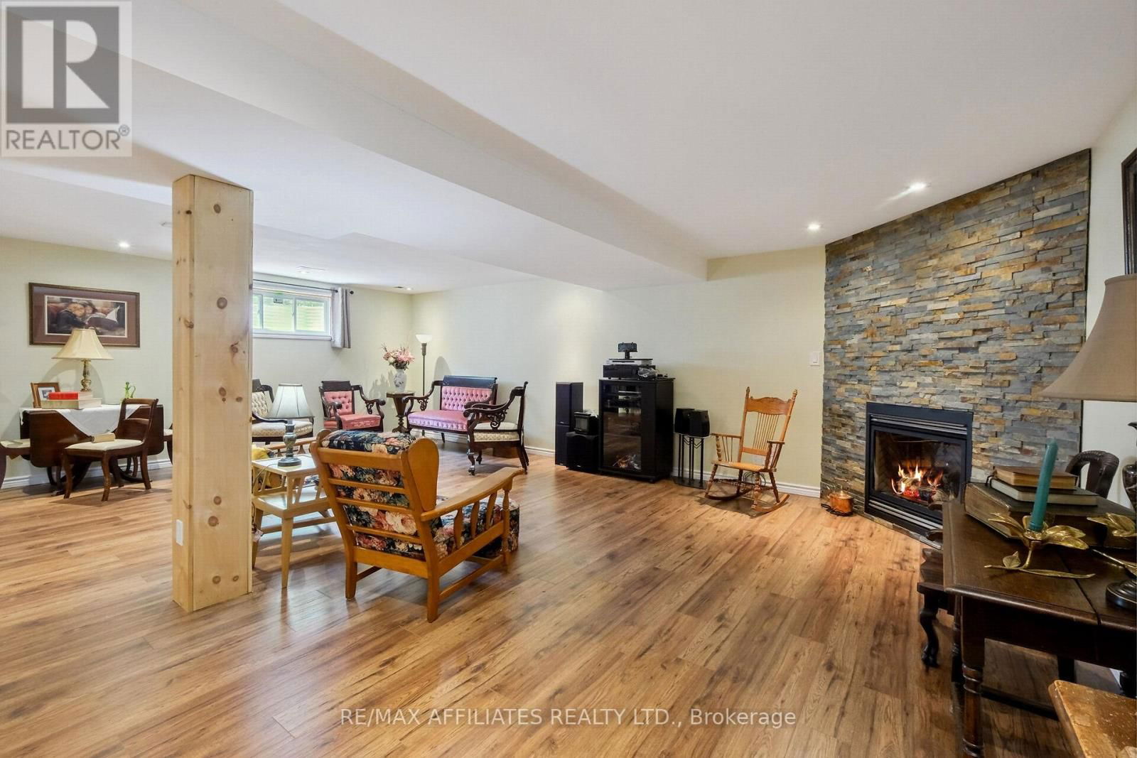176 TOPAZE CRESCENT Image 39