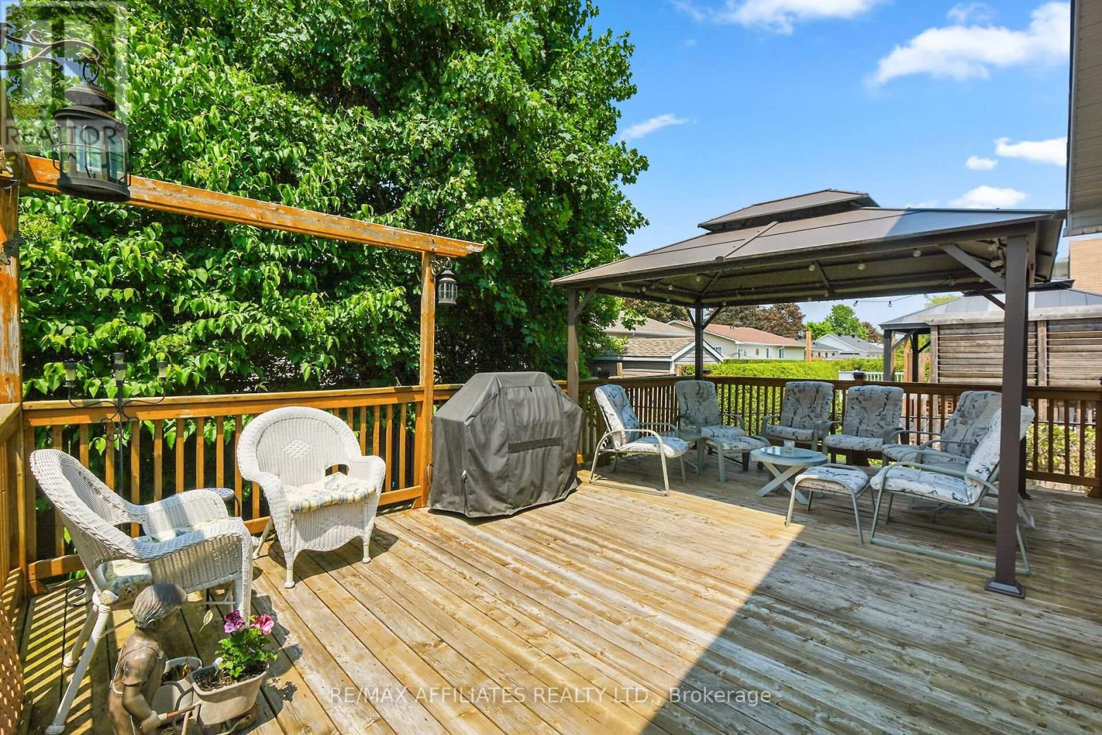 176 TOPAZE CRESCENT Image 45