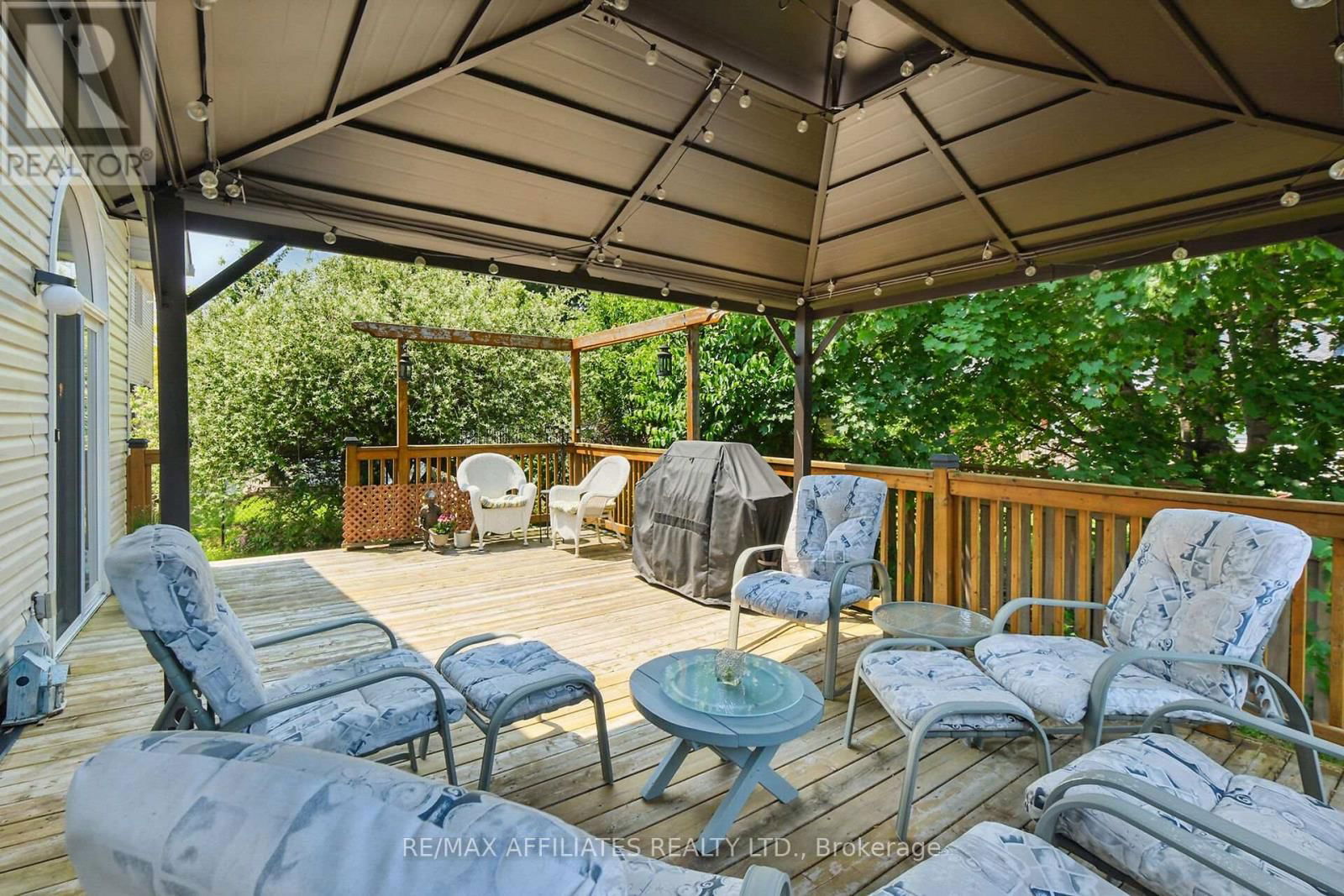 176 TOPAZE CRESCENT Image 47