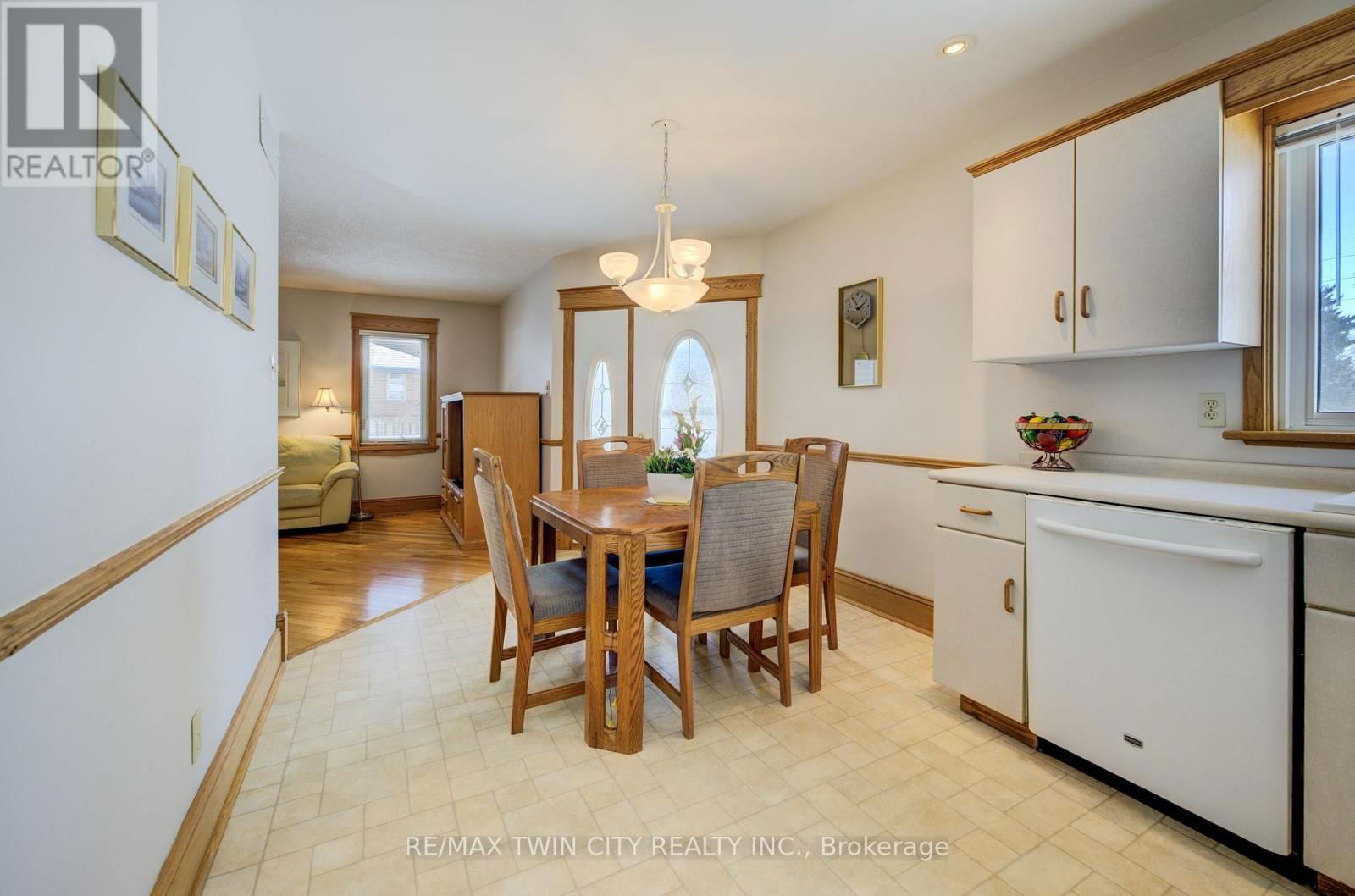 20 VIENNA CRESCENT Image 12