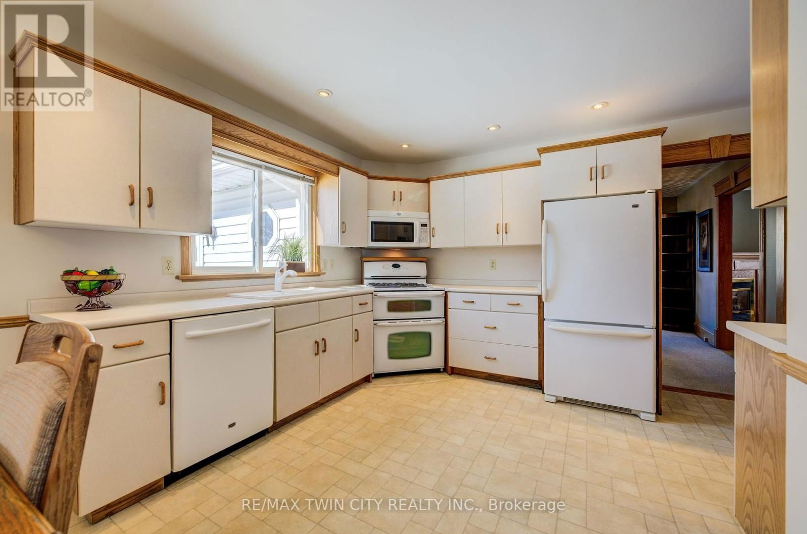 20 VIENNA CRESCENT Image 14