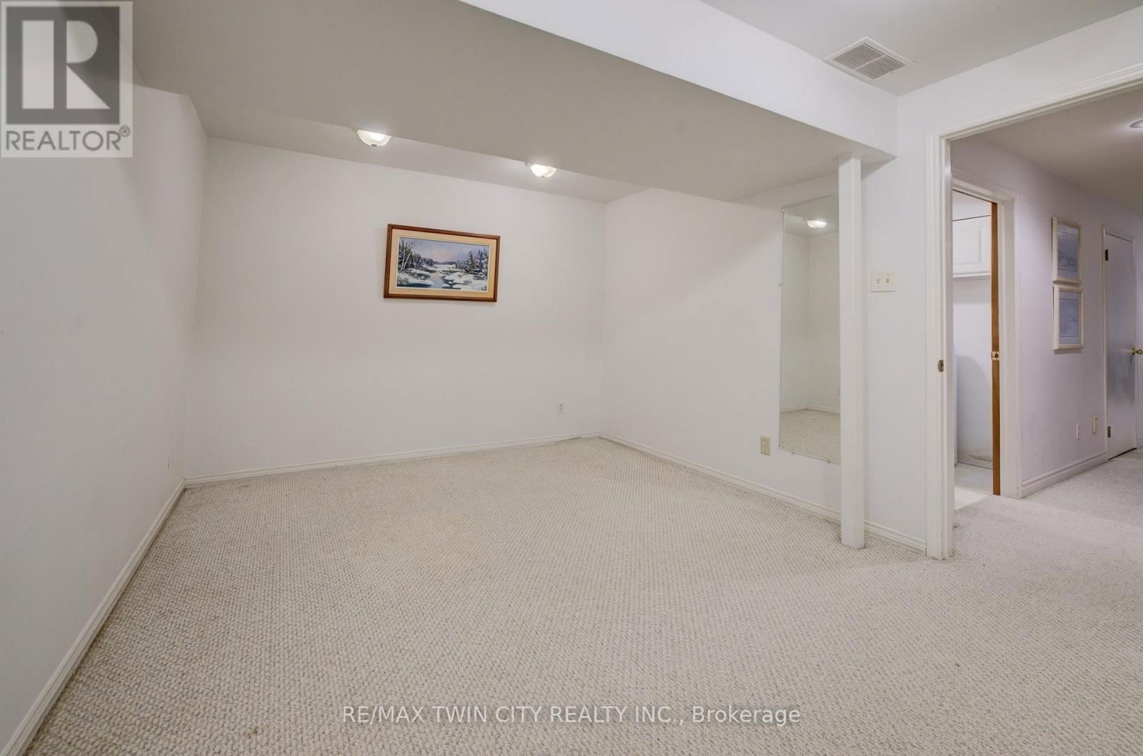 20 VIENNA CRESCENT Image 34