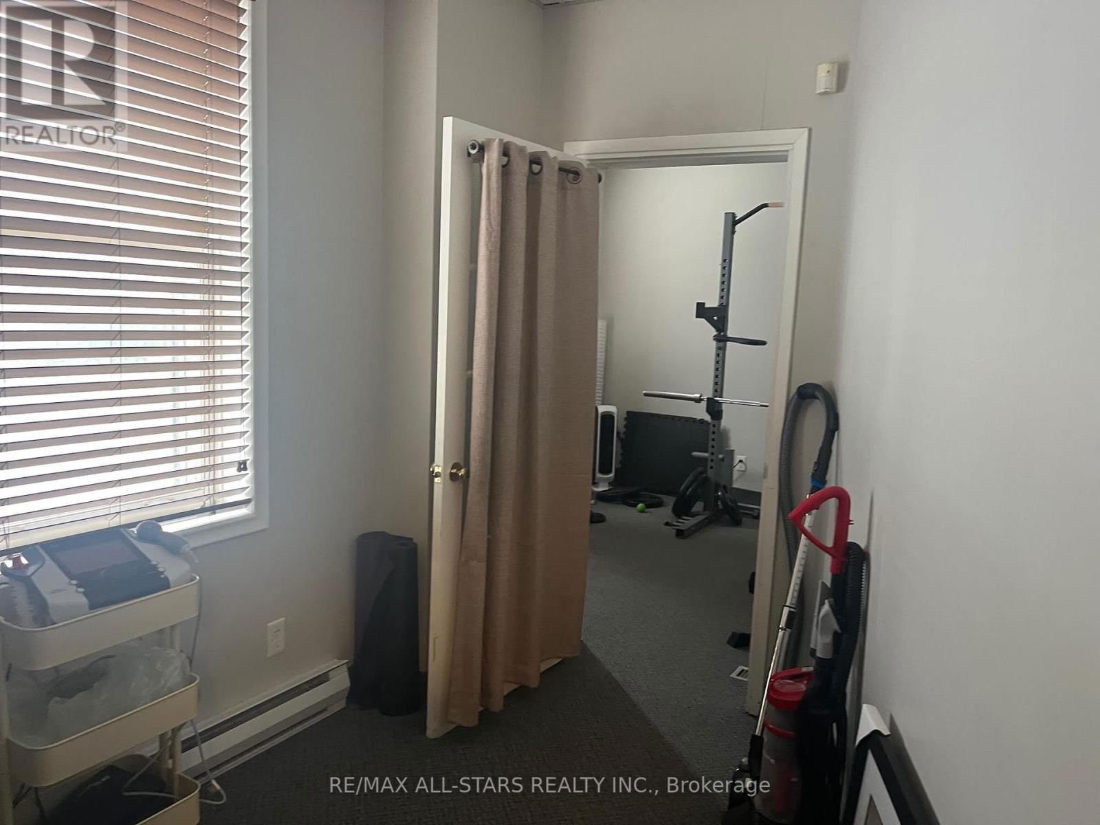 2 KING STREET Image 10