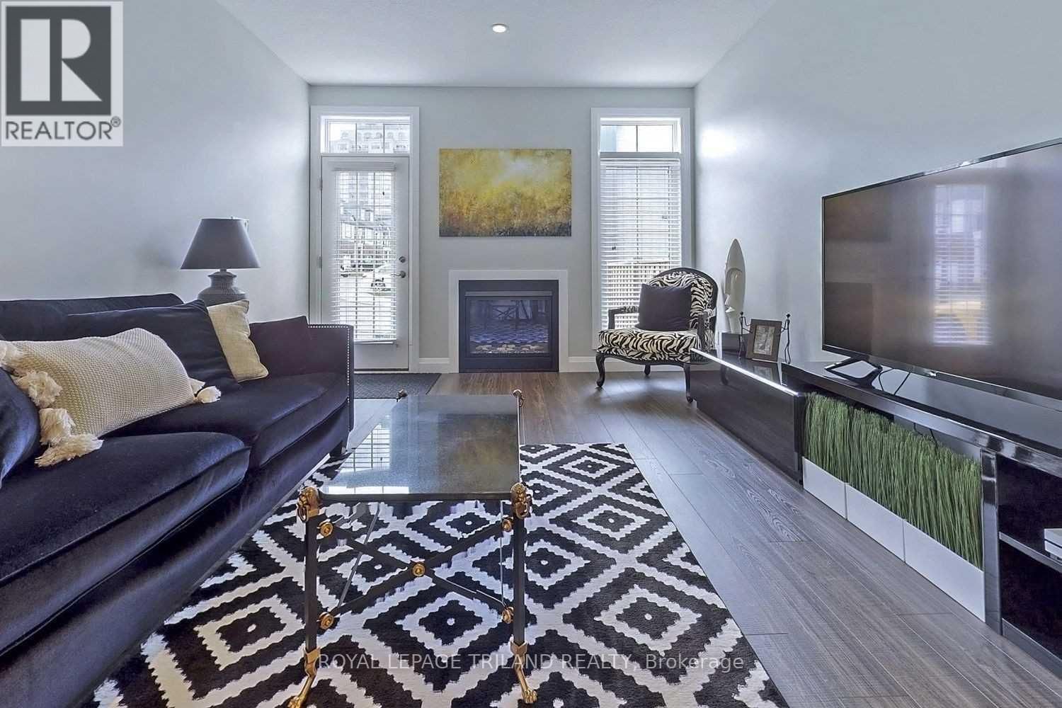 243 CALLAWAY DRIVE Image 3