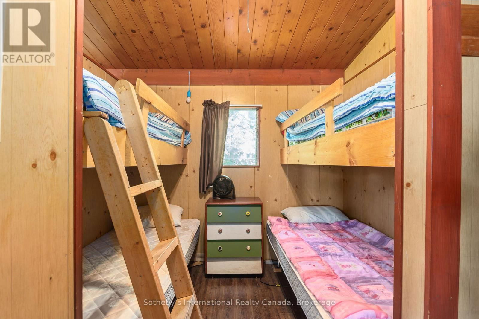 5096 ISLAND 865 Image 11