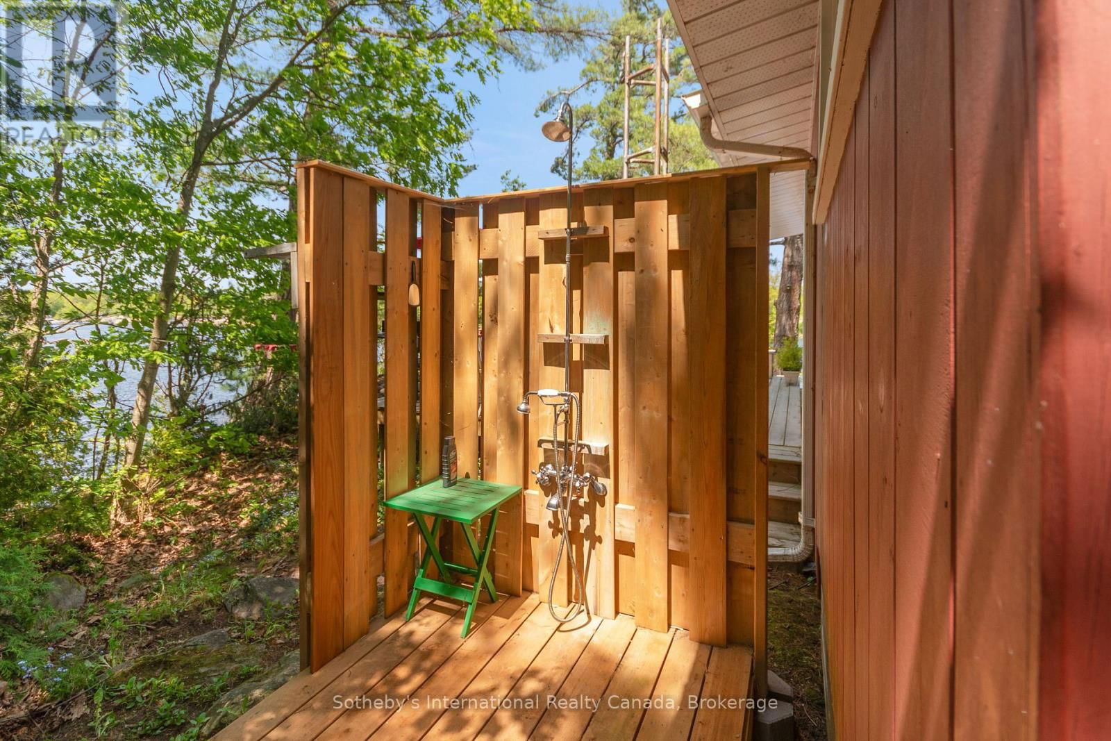 5096 ISLAND 865 Image 19