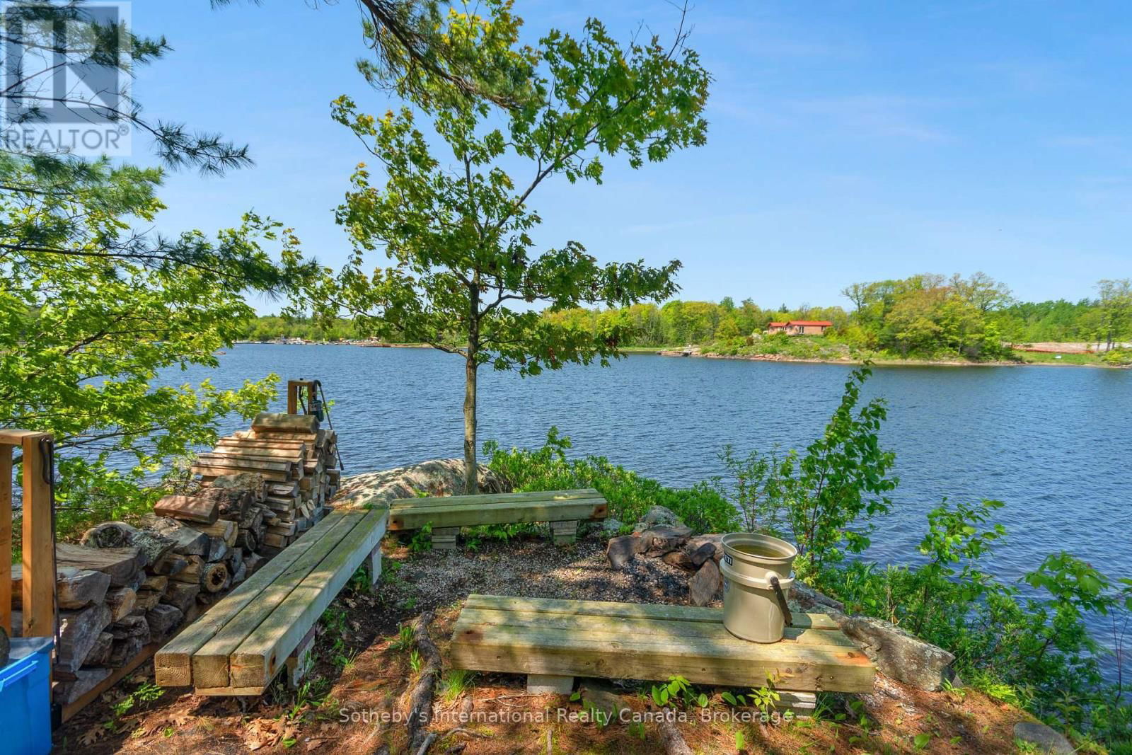 5096 ISLAND 865 Image 24