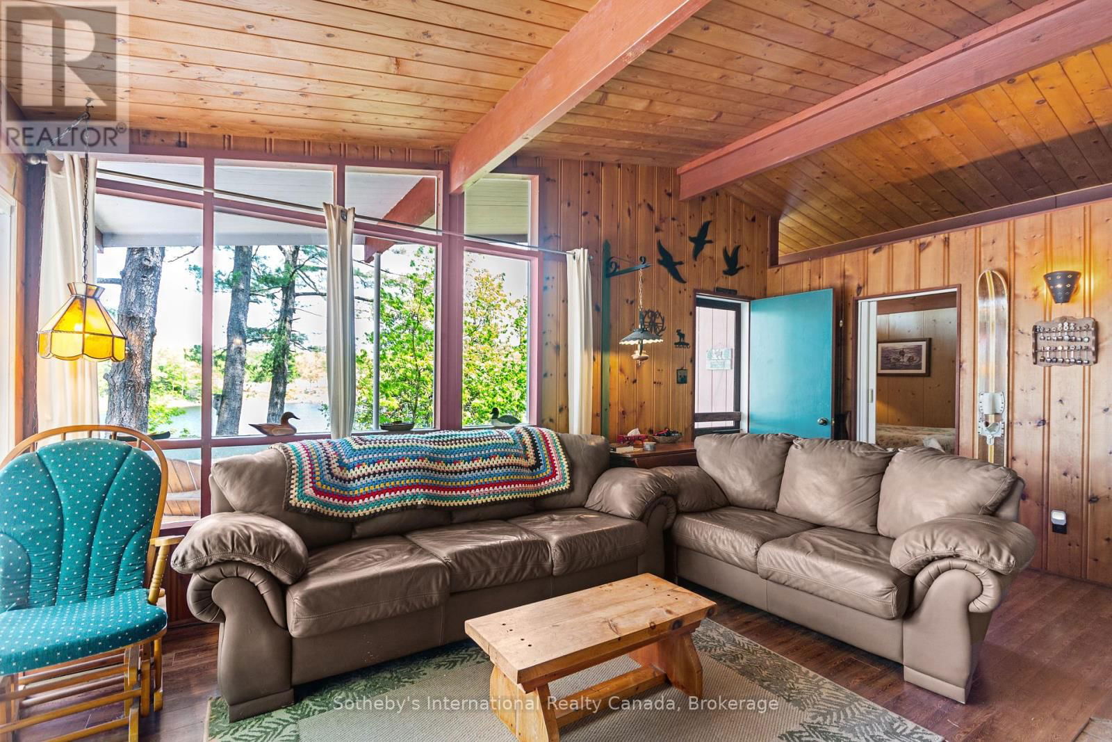 5096 ISLAND 865 Image 4