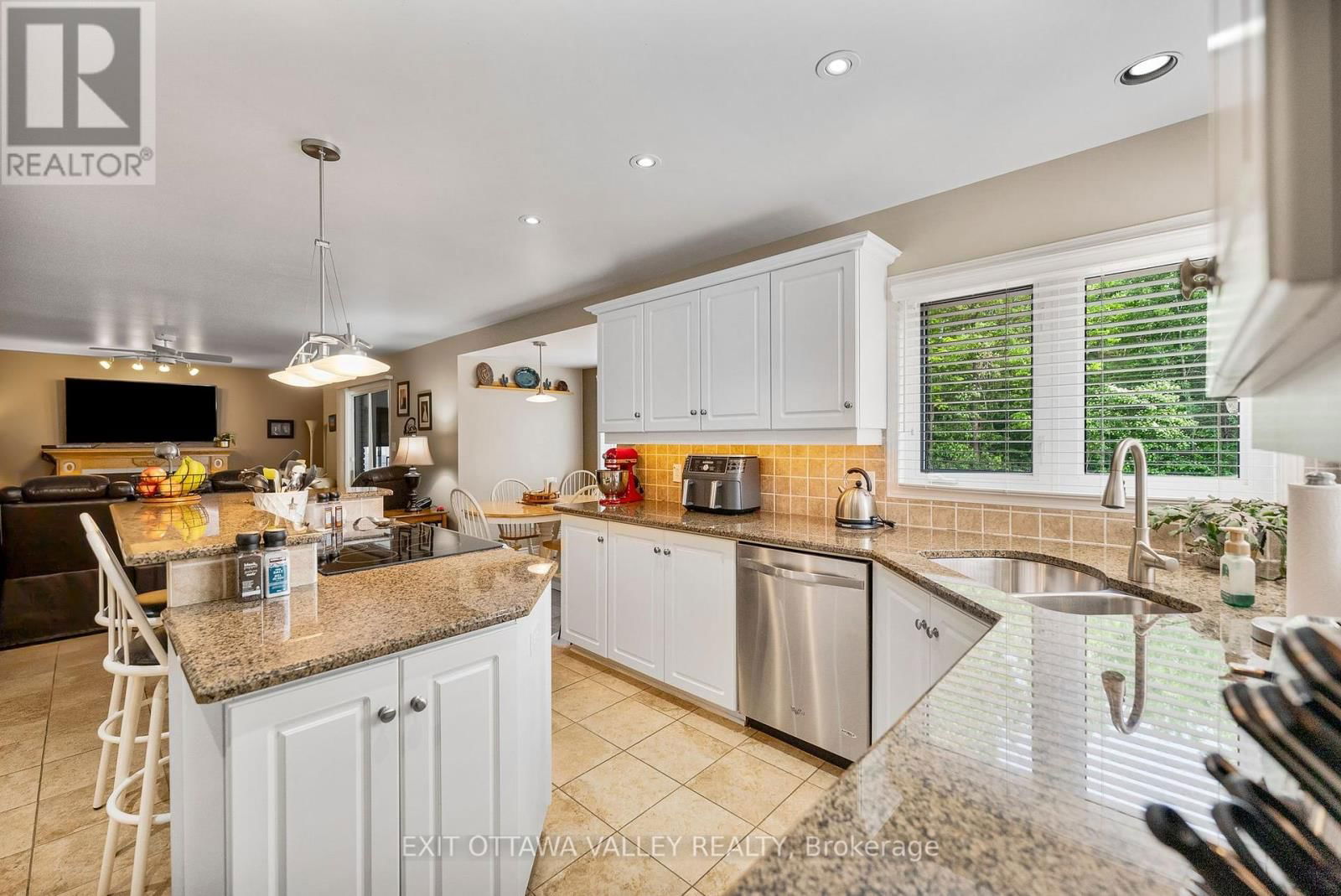 127 OWENS STREET Image 17