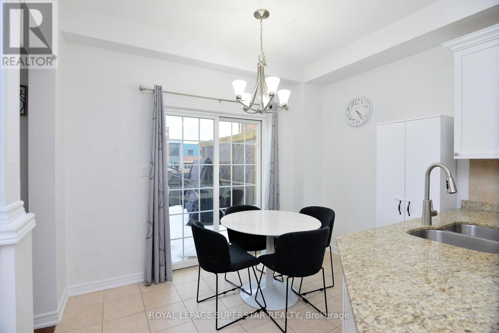 44 BROWVIEW DRIVE Image 32