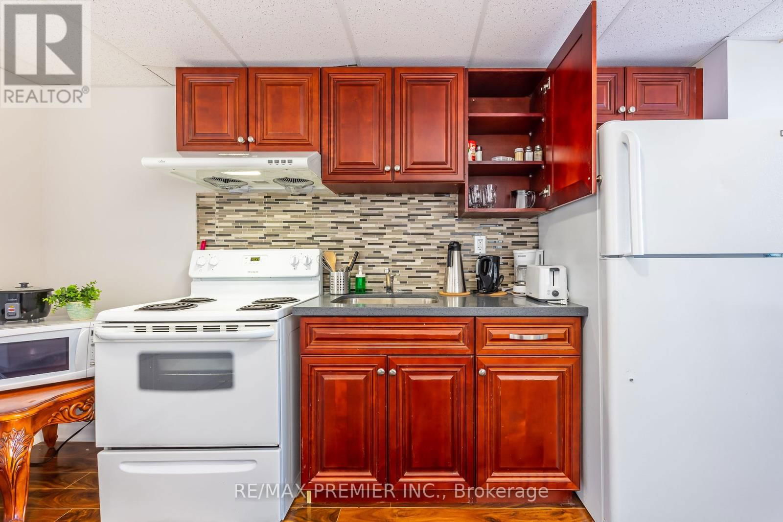 4507 QUEEN STREET Image 11
