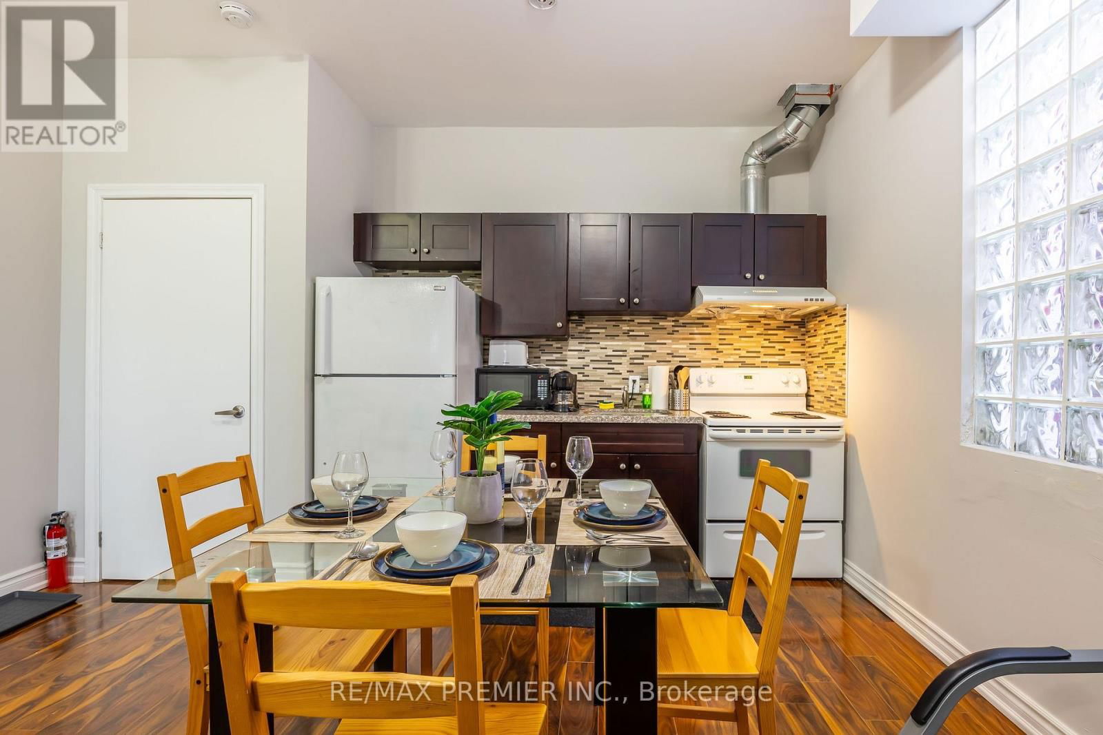 4507 QUEEN STREET Image 17