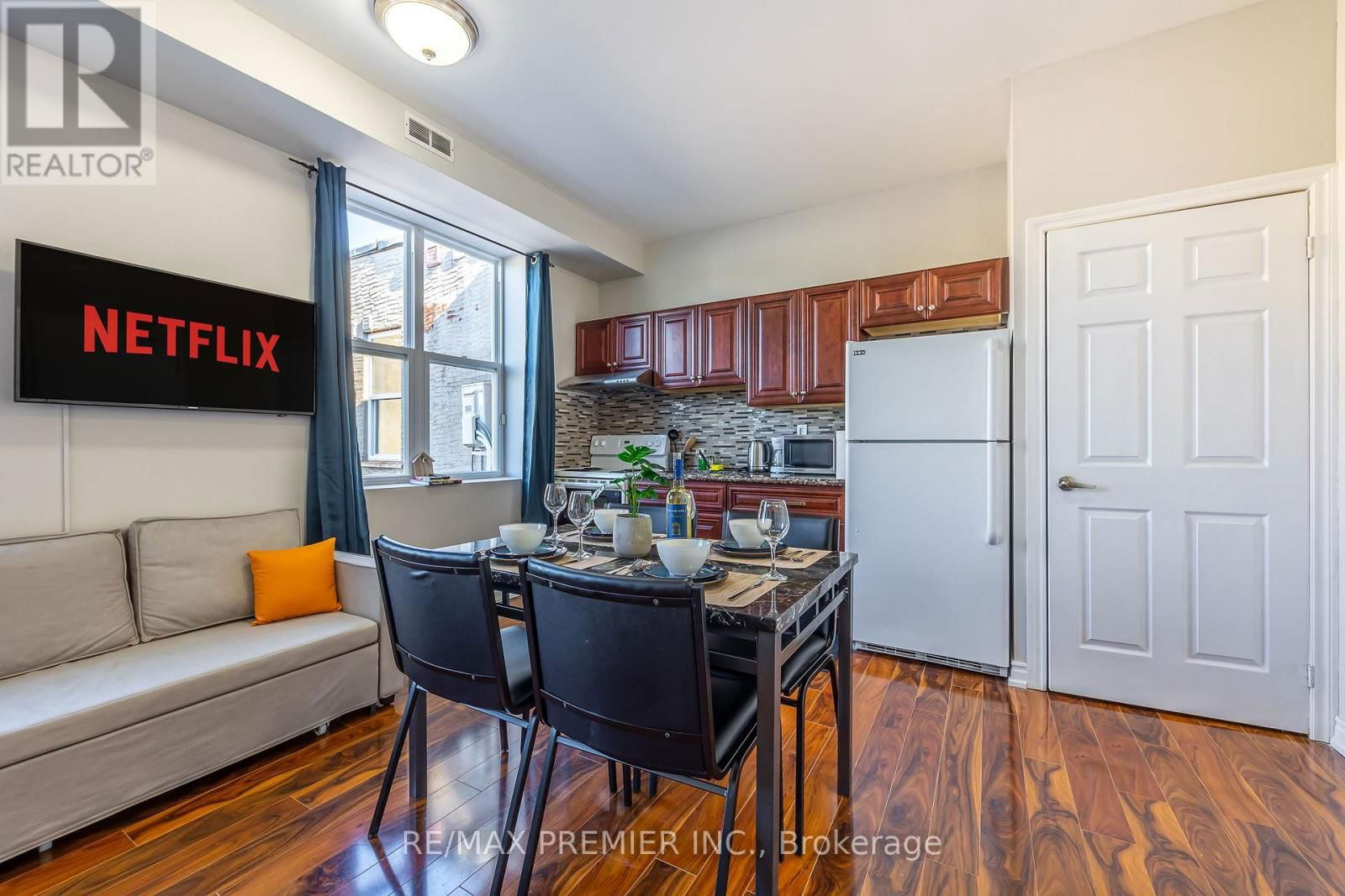4507 QUEEN STREET Image 2