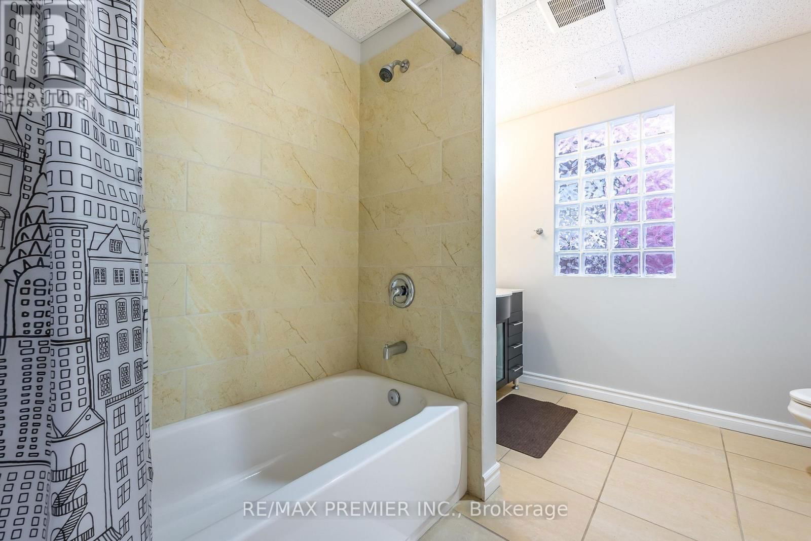 4507 QUEEN STREET Image 21