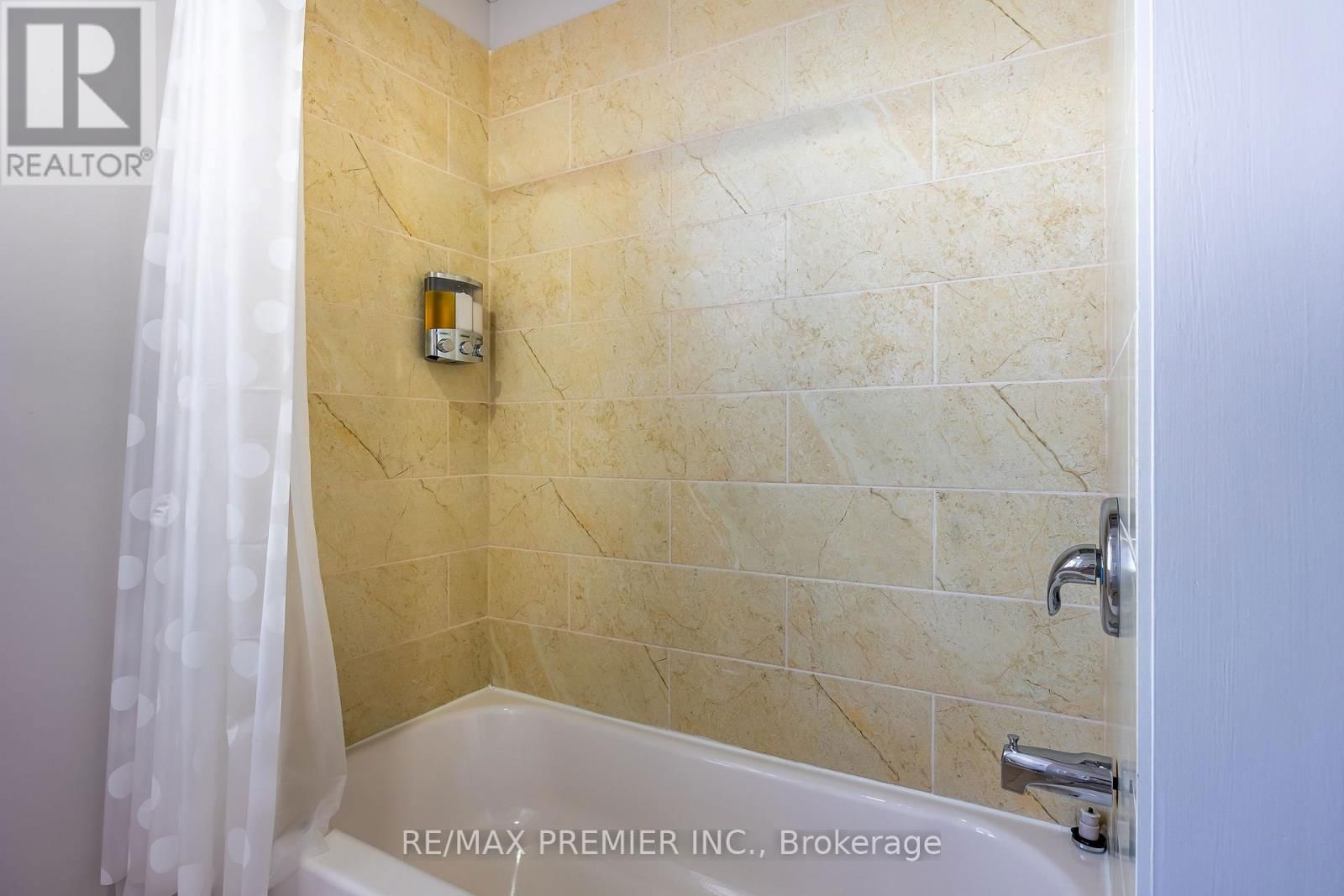 4507 QUEEN STREET Image 6