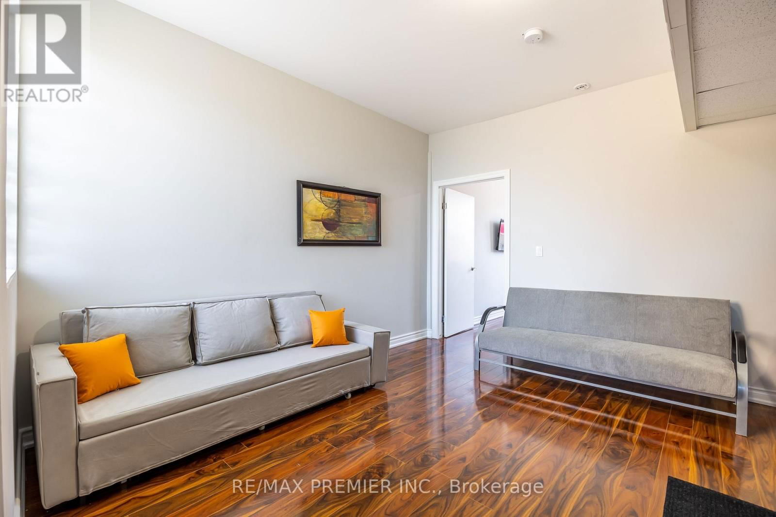 4507 QUEEN STREET Image 9
