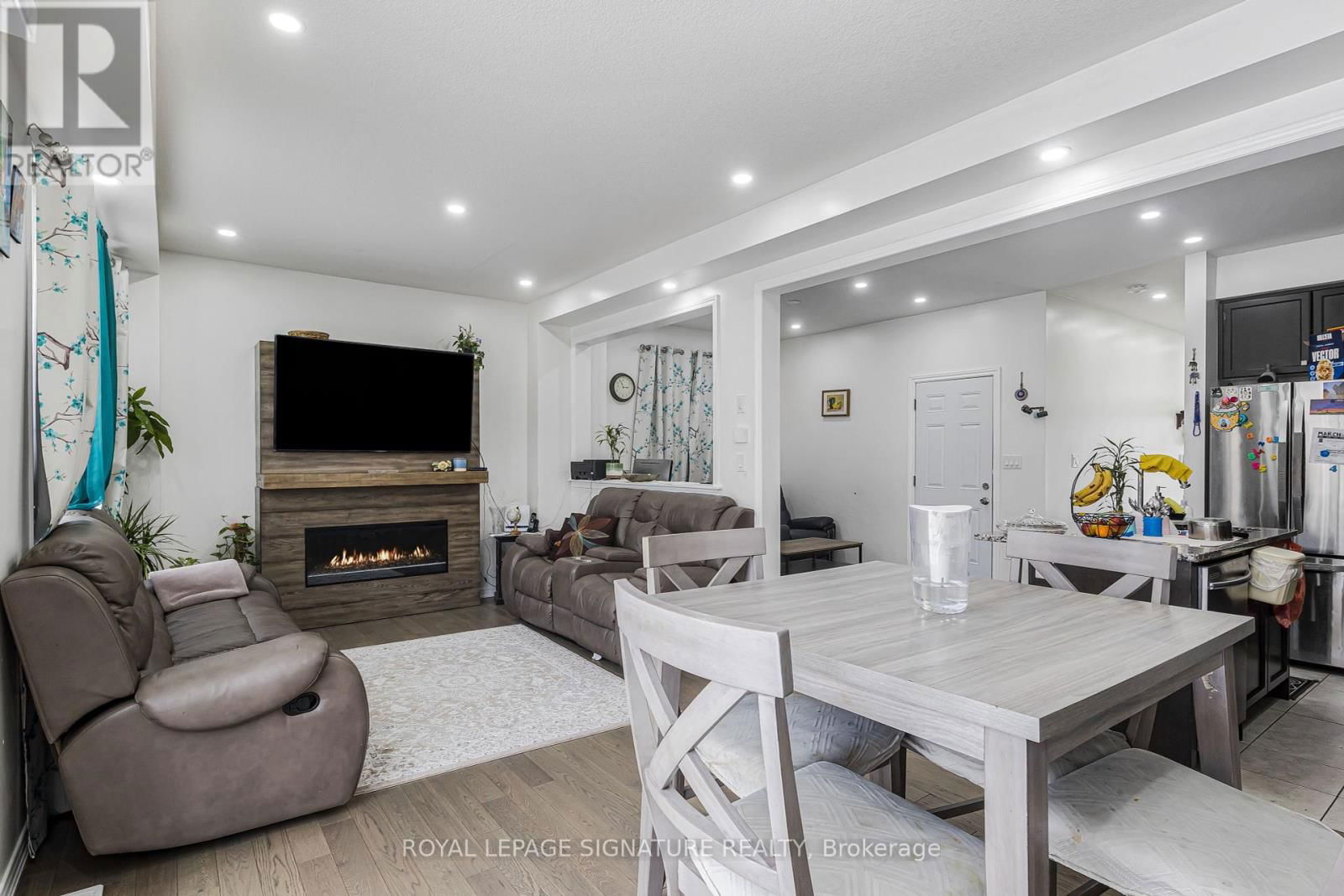 220 BEDROCK DRIVE Image 15