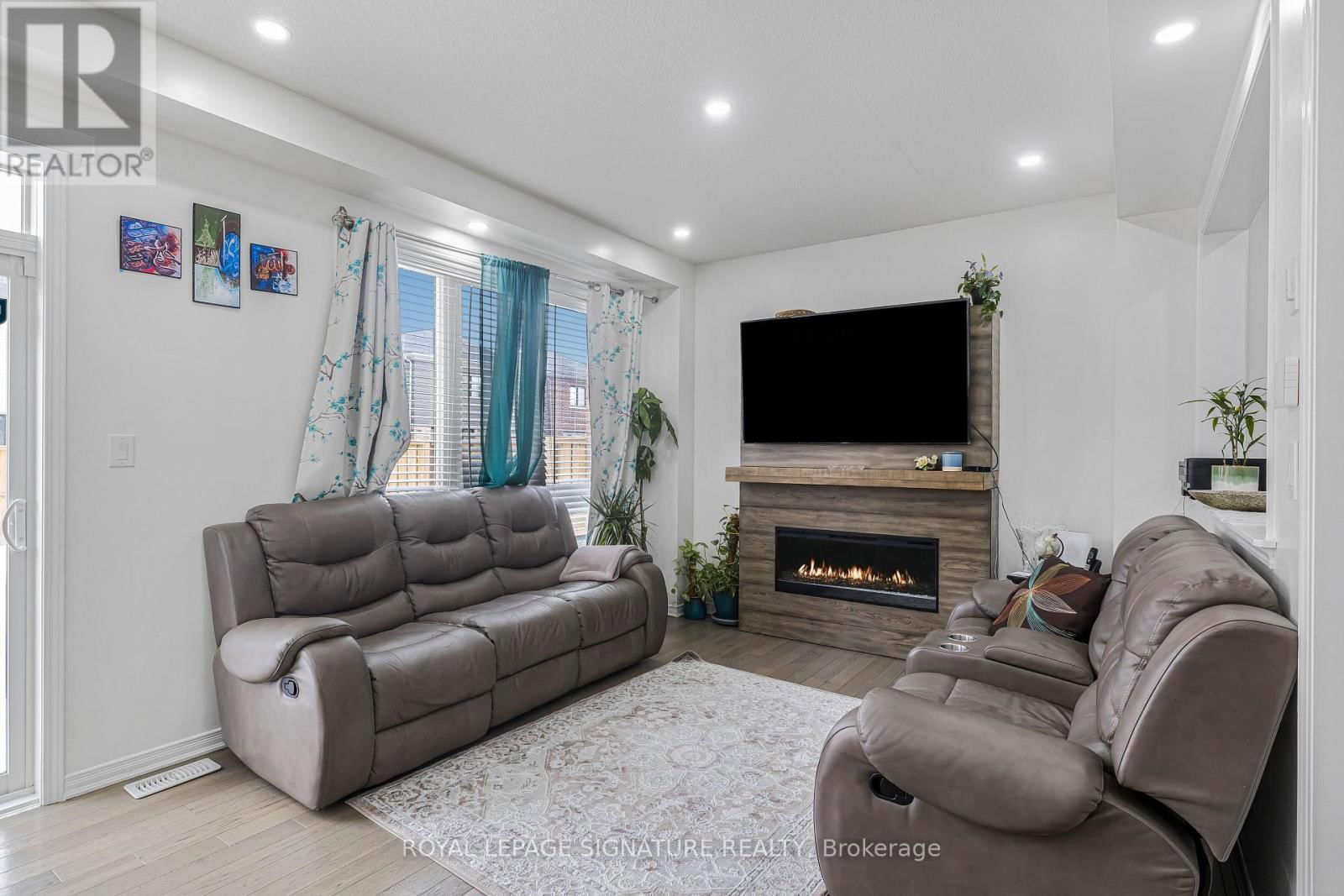 220 BEDROCK DRIVE Image 16