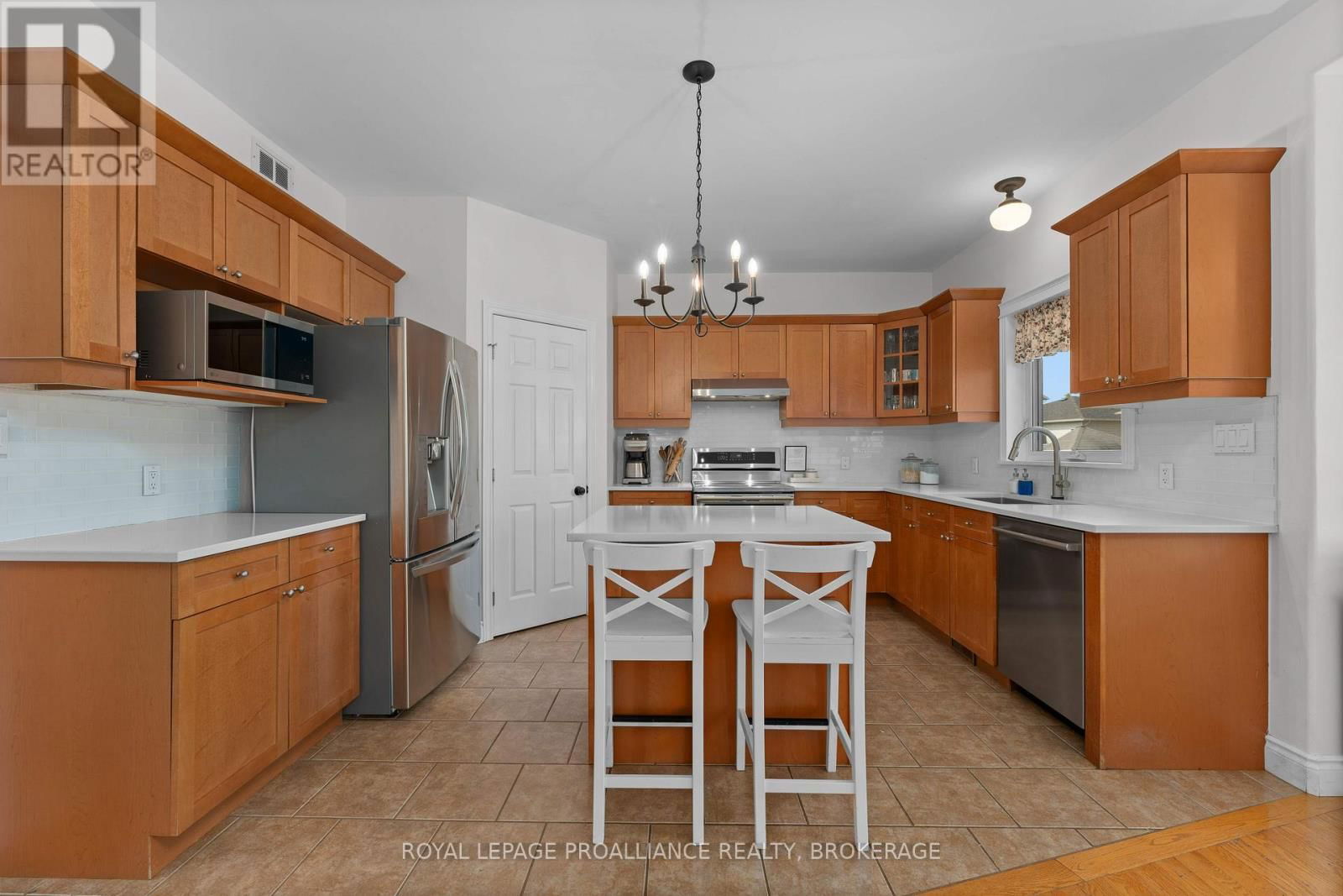 174 SPEERS BOULEVARD Image 12