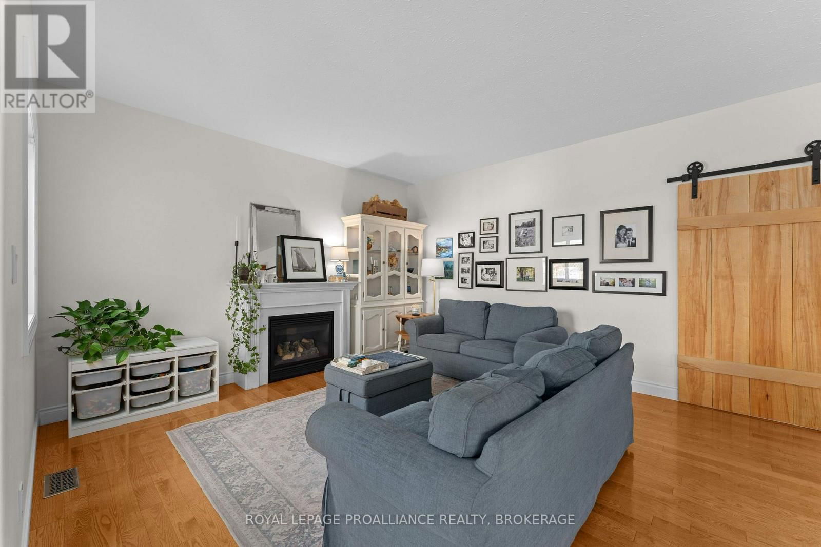 174 SPEERS BOULEVARD Image 17
