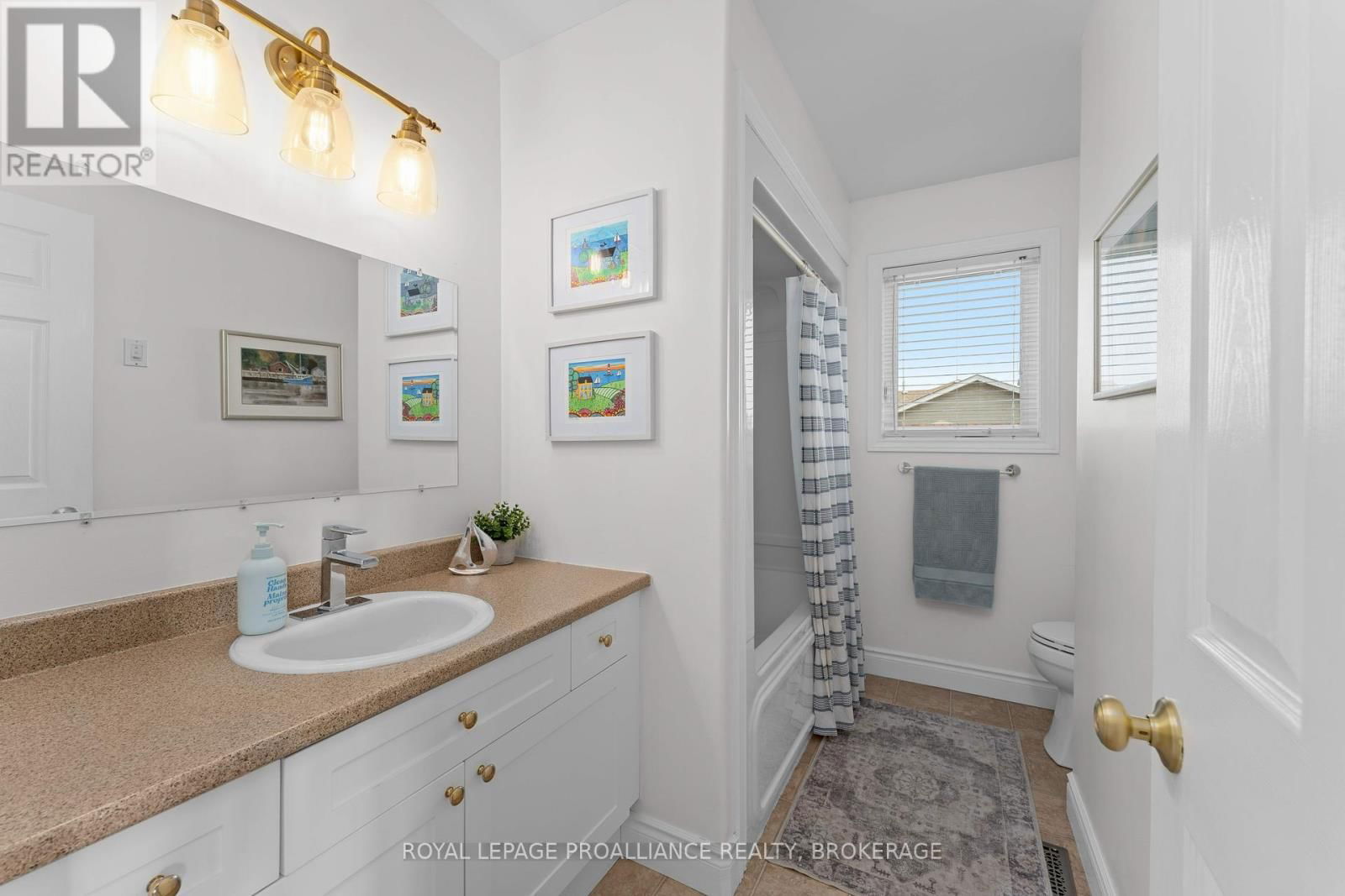 174 SPEERS BOULEVARD Image 24